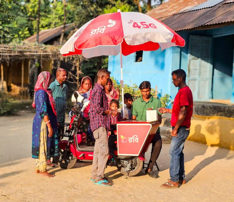 রবি’র মাঠকর্মীদের জন্য পরিবেশ-বান্ধব ‘সুপার বাইক’