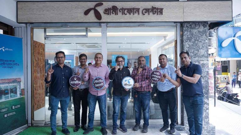 বগুড়ায় চালু হলো নতুন গ্রামীণফোন সেন্টার