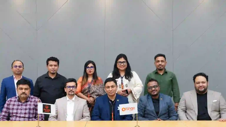 আড়ংয়ে বিশেষ ছাড় পাবেন বাংলালিংক অরেঞ্জ ক্লাবের সদস্যরা
